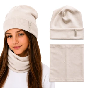 Elegancki komplet dziewczęcy beżowa czapka beanie z boczną naszywką TK + komin dwuwarstwowy