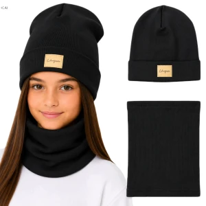 Komplet dziewczęcy beanie czarna Unique – czapka podwijana z naszywką + komin na jesień